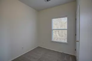 1102 E 3rd St, Georgetown, TX 78626 - Photo 20