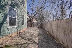 1102 E 3rd St, Georgetown, TX 78626 - Photo 2