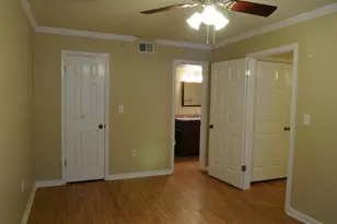 501 W 26th St, Austin, TX 78705 - Photo 8