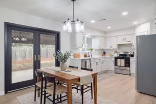 12116 Mosley Ln, Austin, TX 78727 - Photo 4