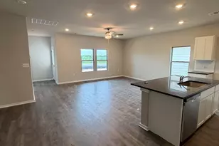 25537 Flora Bella Ln, Elgin, TX 78621 - Photo 4