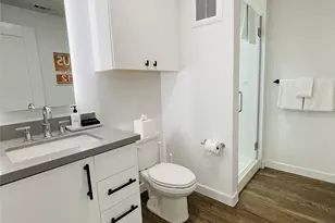 49 Navasota St, Austin, TX 78702 - Photo 10