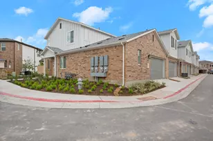 17401 Homestead Haven Dr, Bee Cave, TX 78738 - Photo 2