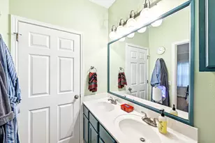 1103 Emmitt Run, Austin, TX 78721 - Photo 18