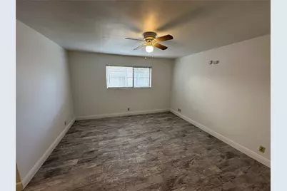 104 E 32nd Street #103, Austin, TX 78705 - Photo 6