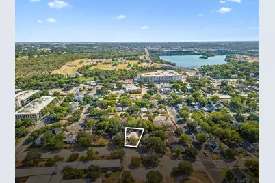 3007 E 4th Street, Austin, TX 78702 - Photo 2