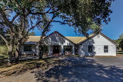 604 Oakwood Drive, Buda, TX 78610 - Photo 2