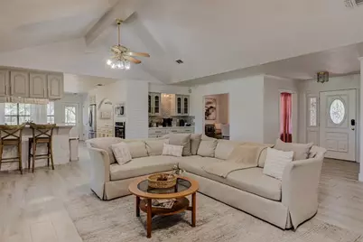 604 Oakwood Drive, Buda, TX 78610 - Photo 8