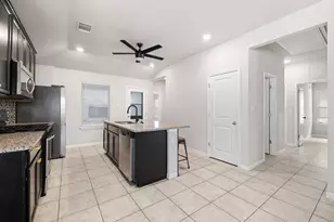 202 Low Bramble Dr, Hutto, TX 78634 - Photo 10