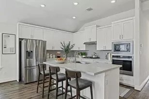 105 Lemuel Crawford Trl, Bastrop, TX 78602 - Photo 4