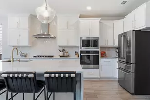 212 Barnstorm Ln, Georgetown, TX 78633 - Photo 10