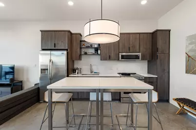 2124 E 6th Street #212, Austin, TX 78702 - Photo 2