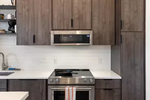 2124 E 6th St, Austin, TX 78702 - Photo 6