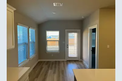 404 Coda Crossing, Georgetown, TX 78633 - Photo 4