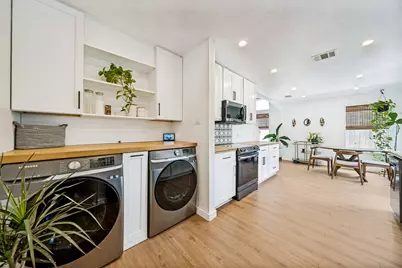 9205 Rowlands Sayle Road, Austin, TX 78744 - Photo 10