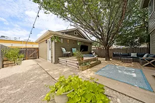 9205 Rowlands Sayle Rd, Austin, TX 78744 - Photo 22