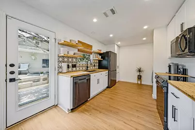 9205 Rowlands Sayle Road, Austin, TX 78744 - Photo 8