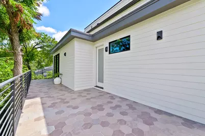 2201 E 16th Street, Austin, TX 78702 - Photo 16