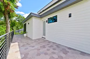 2201 E 16th St, Austin, TX 78702 - Photo 16