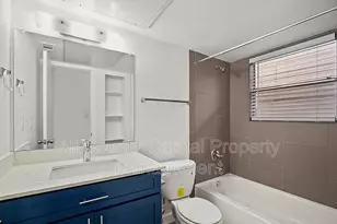 404 W 35th St, Austin, TX 78705 - Photo 8