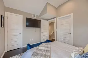 904 E 2nd St, Austin, TX 78702 - Photo 28