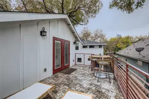 904 E 2nd St, Austin, TX 78702 - Photo 38