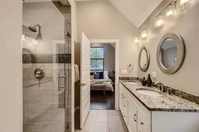 904 E 2nd Street #B, Austin, TX 78702 - Photo 24