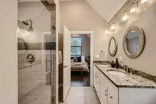 904 E 2nd St, Austin, TX 78702 - Photo 24