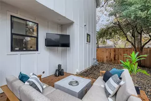 904 E 2nd St, Austin, TX 78702 - Photo 36