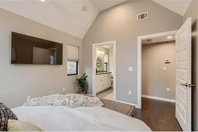 904 E 2nd Street #B, Austin, TX 78702 - Photo 20
