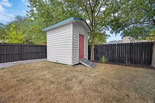 10901 Parkfield Dr, Austin, TX 78758 - Photo 32
