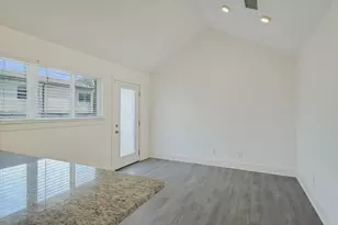 1311 E 52nd St, Austin, TX 78723 - Photo 6