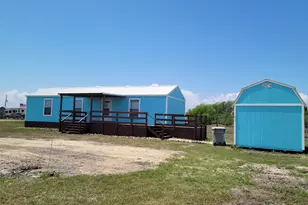 1102 Toledo St, Seadrift, TX 77983 - Photo 4