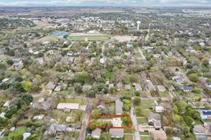 904 James St, Taylor, TX 76574 - Photo 1