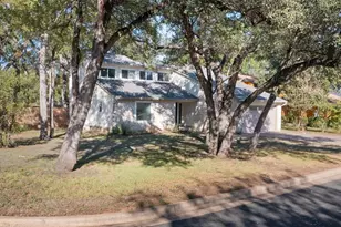 12217 Antoinette Pl, Austin, TX 78727 - Photo 2