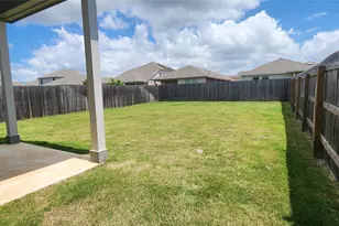 308 Los Olives Ln, Liberty Hill, TX 78642 - Photo 2