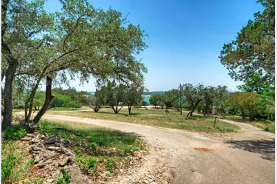 8005 Sharon Road, Volente, TX 78641 - Photo 12