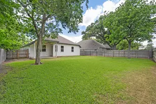 203 E Salty St, Thorndale, TX 76577 - Photo 32