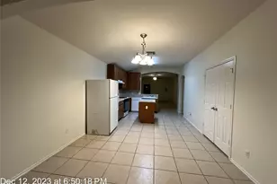 2408 Green Meadows Ln, Buda, TX 78610 - Photo 6