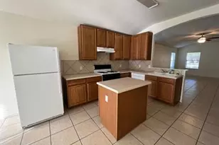 2408 Green Meadows Ln, Buda, TX 78610 - Photo 4