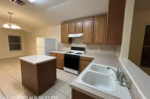 2408 Green Meadows Ln, Buda, TX 78610 - Photo 2