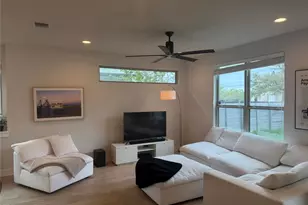 1159 Webberville Rd, Austin, TX 78721 - Photo 2