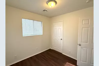 4407 E Stassney Lane, Austin, TX 78744 - Photo 8