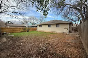 4407 E Stassney Ln, Austin, TX 78744 - Photo 2