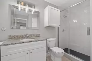 935 La Posada Dr, Austin, TX 78752 - Photo 14