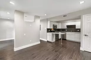935 La Posada Dr, Austin, TX 78752 - Photo 8