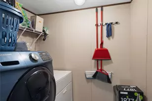 304 Regina Dr, Buda, TX 78610 - Photo 6