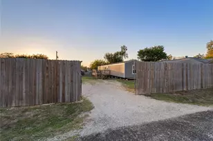 304 Regina Dr, Buda, TX 78610 - Photo 20