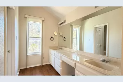 11513 Kempwood Drive, Austin, TX 78750 - Photo 8