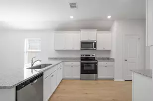 100 Paria Ct, Jarrell, TX 76537 - Photo 4